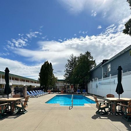O'Sullivan'S Motel Lac George Extérieur photo