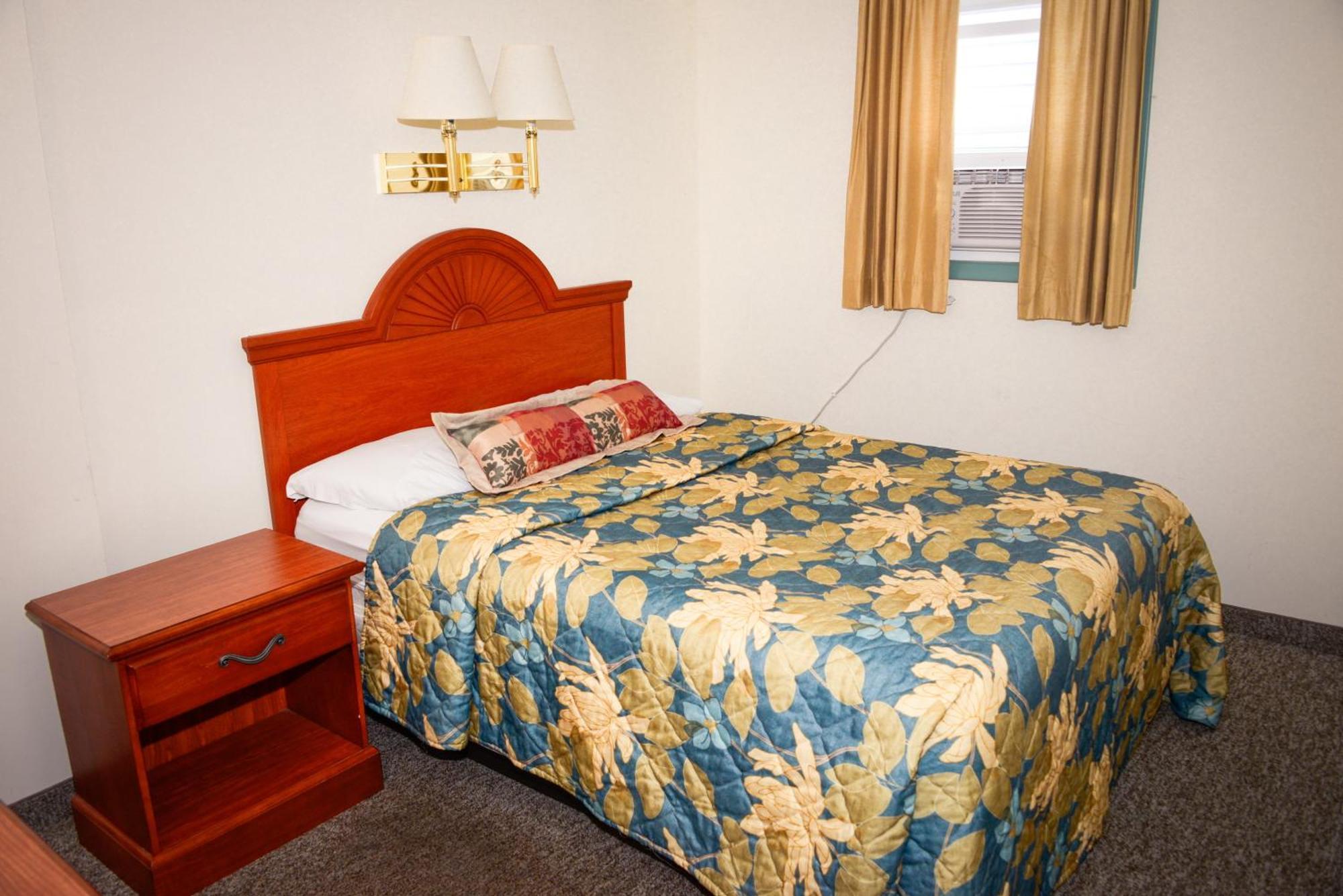 O'Sullivan'S Motel Lac George Chambre photo