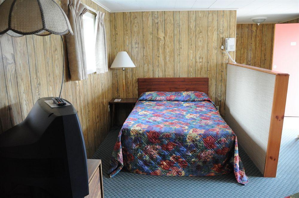 O'Sullivan'S Motel Lac George Extérieur photo