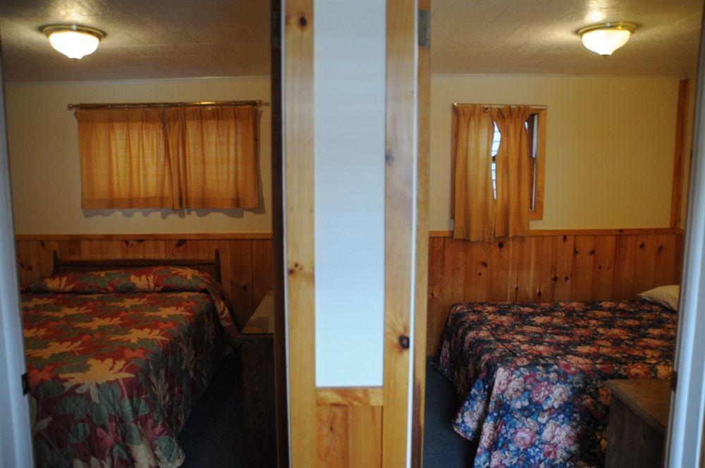 O'Sullivan'S Motel Lac George Extérieur photo