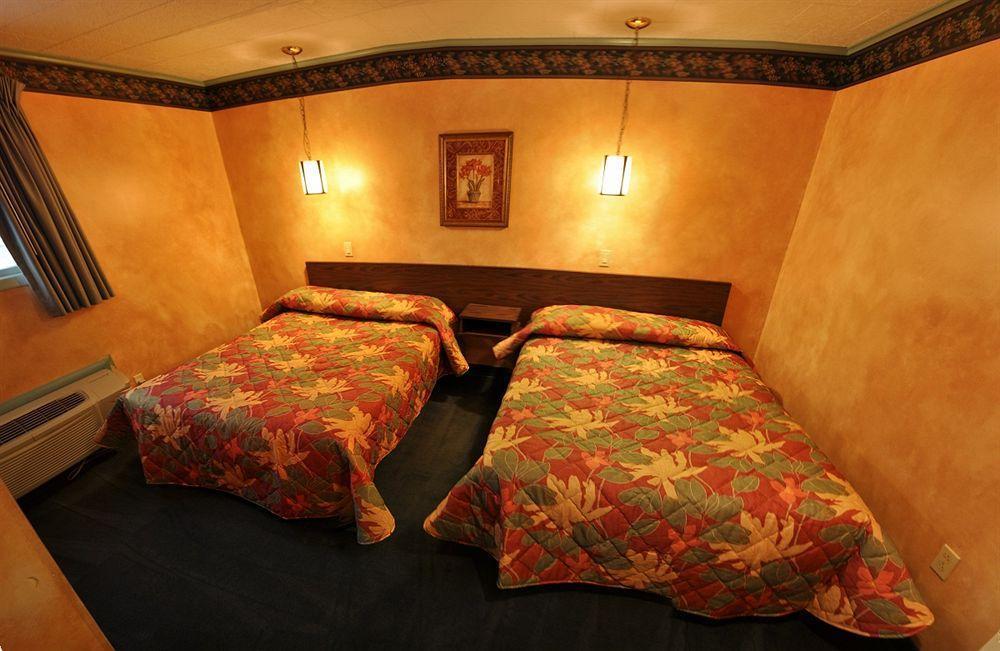 O'Sullivan'S Motel Lac George Extérieur photo
