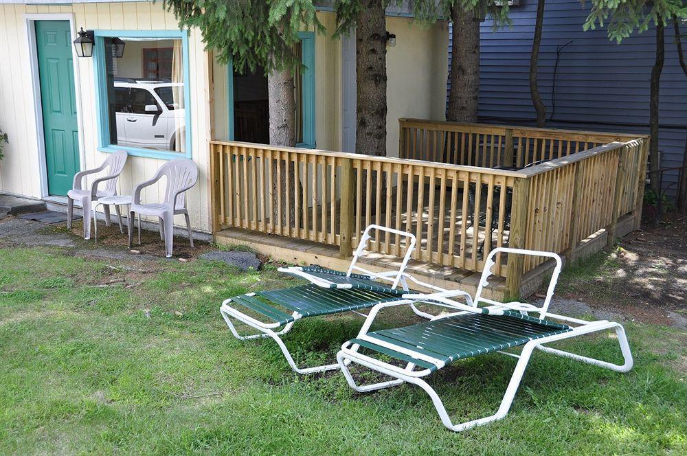 O'Sullivan'S Motel Lac George Extérieur photo