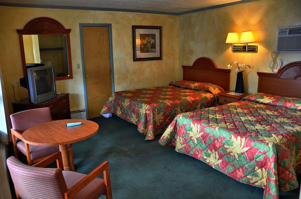 O'Sullivan'S Motel Lac George Extérieur photo