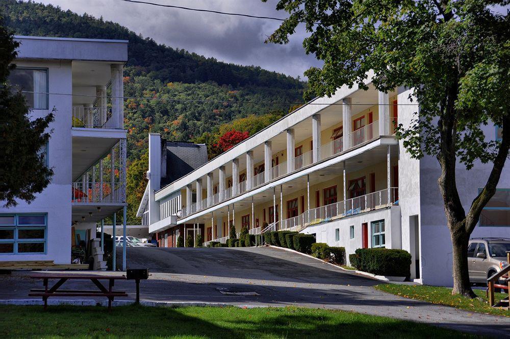 O'Sullivan'S Motel Lac George Extérieur photo