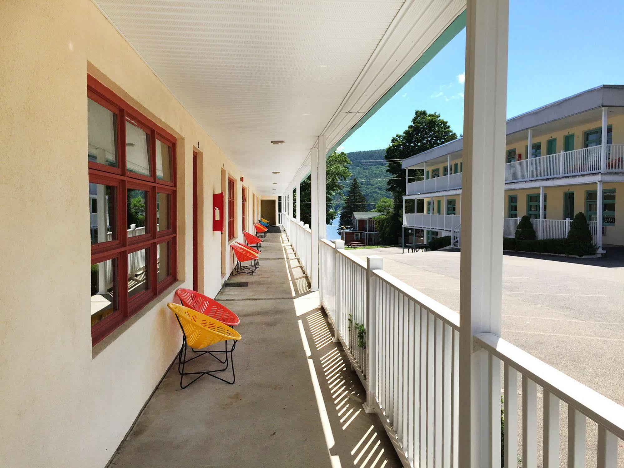 O'Sullivan'S Motel Lac George Extérieur photo