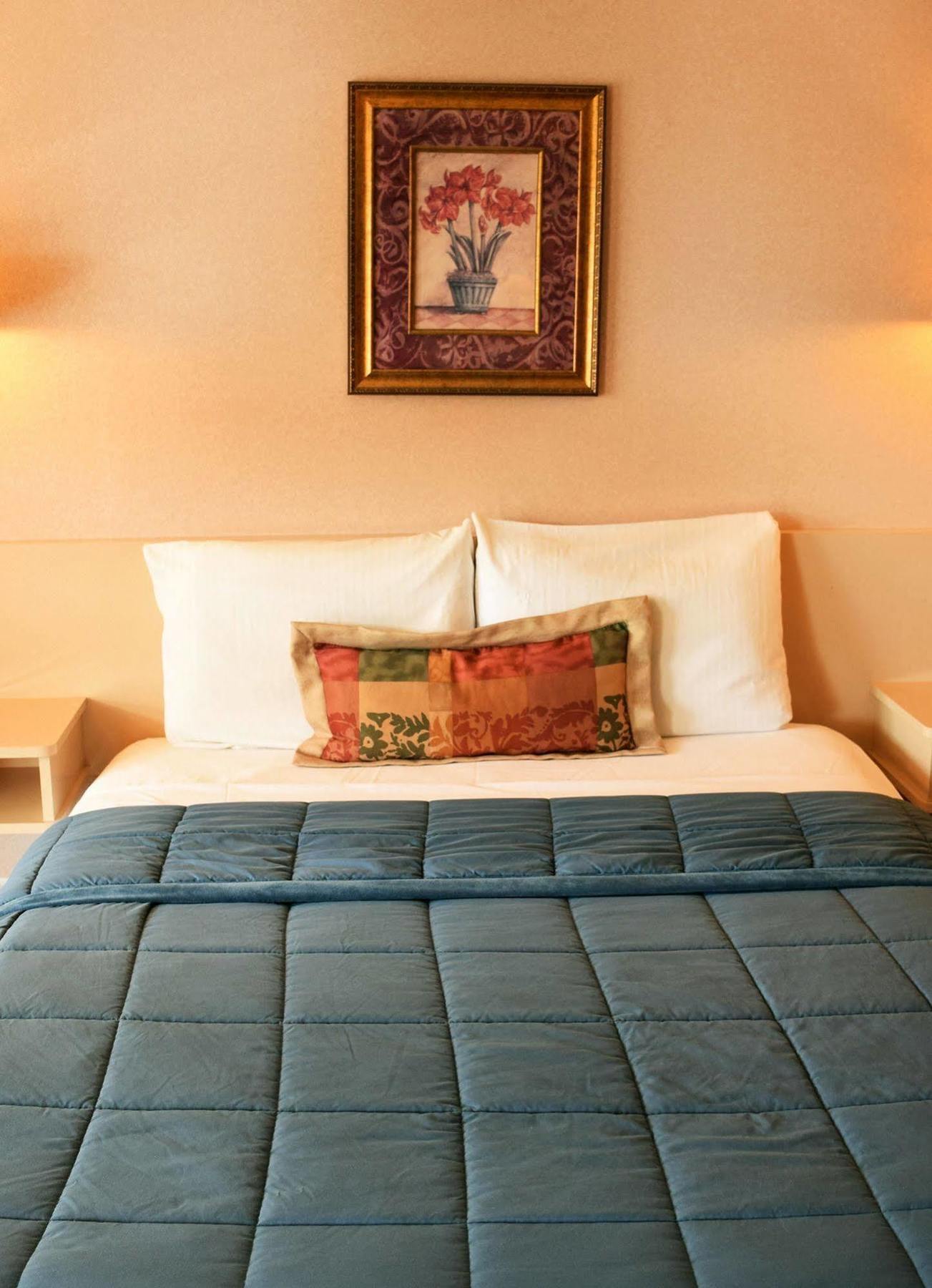 O'Sullivan'S Motel Lac George Extérieur photo
